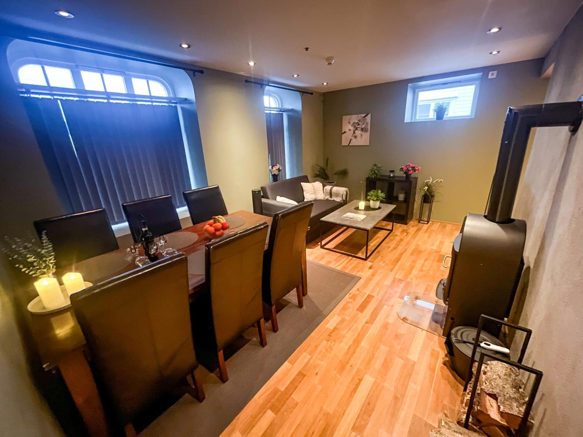 Two-Bedroom City Apartment With Fire Place, Free Parking And Fjordview Terrace - Calm And Central Ålesund Exterior foto